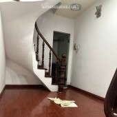 HẺM NHỰA XE HƠI – CÁCH MẠNG THÁNG 8 – 4 tầng – CHỈ HƠN 4Đ